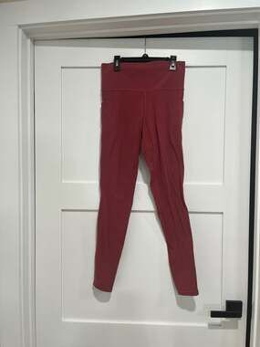 Athleta Salutation Stash Pocket II 7/8 Tight Rosewood Size MT